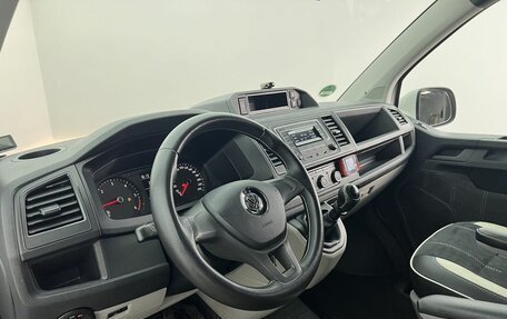 Volkswagen Transporter T6 рестайлинг, 2017 год, 4 990 000 рублей, 10 фотография
