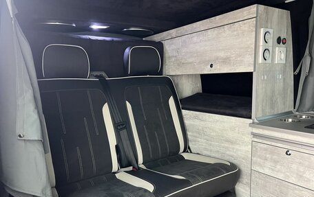 Volkswagen Transporter T6 рестайлинг, 2017 год, 4 990 000 рублей, 12 фотография