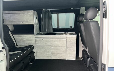Volkswagen Transporter T6 рестайлинг, 2017 год, 4 990 000 рублей, 18 фотография
