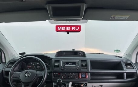 Volkswagen Transporter T6 рестайлинг, 2017 год, 4 990 000 рублей, 9 фотография