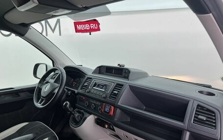 Volkswagen Transporter T6 рестайлинг, 2017 год, 4 990 000 рублей, 15 фотография