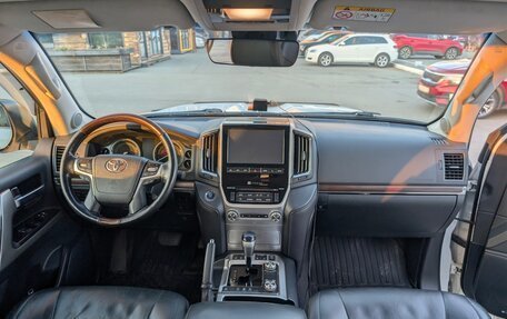 Toyota Land Cruiser 200, 2016 год, 6 300 000 рублей, 20 фотография