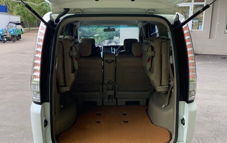 Nissan Serena III, 2008 год, 977 777 рублей, 22 фотография