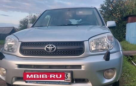 Toyota RAV4, 2004 год, 960 000 рублей, 3 фотография