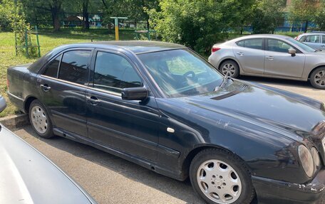 Mercedes-Benz E-Класс, 1998 год, 240 000 рублей, 4 фотография