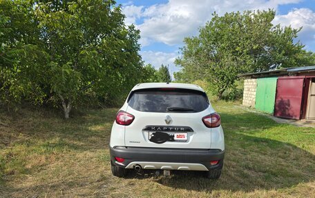 Renault Kaptur I рестайлинг, 2017 год, 1 250 000 рублей, 3 фотография