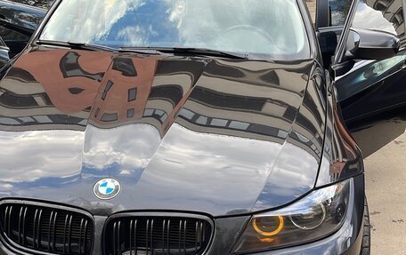 BMW 3 серия, 2011 год, 800 000 рублей, 3 фотография
