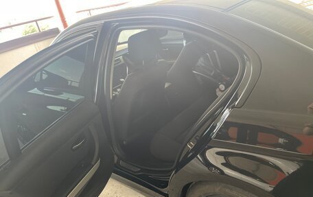 BMW 3 серия, 2011 год, 800 000 рублей, 12 фотография