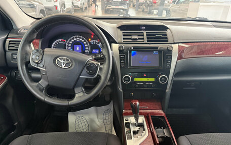 Toyota Camry, 2013 год, 980 000 рублей, 8 фотография