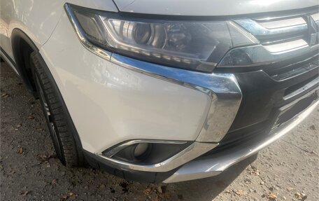 Mitsubishi Outlander III рестайлинг 3, 2015 год, 1 550 000 рублей, 12 фотография