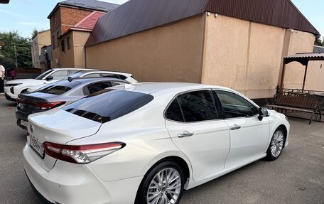 Toyota Camry, 2018 год, 1 900 000 рублей, 9 фотография