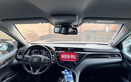 Toyota Camry, 2018 год, 1 900 000 рублей, 12 фотография
