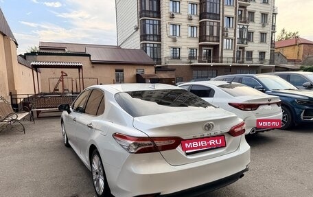 Toyota Camry, 2018 год, 1 900 000 рублей, 8 фотография