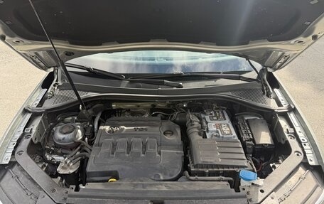 Volkswagen Tiguan II, 2018 год, 3 600 000 рублей, 15 фотография