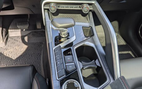 Geely Tugella FY11, 2023 год, 2 550 000 рублей, 18 фотография