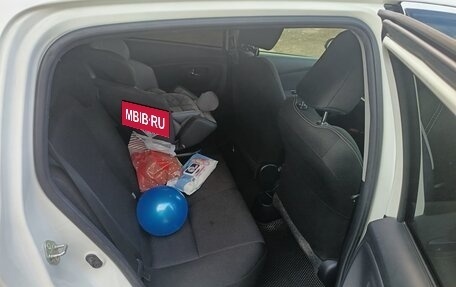 Toyota Vitz, 2019 год, 1 050 000 рублей, 5 фотография