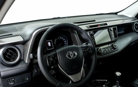 Toyota RAV4, 2017 год, 2 138 000 рублей, 18 фотография