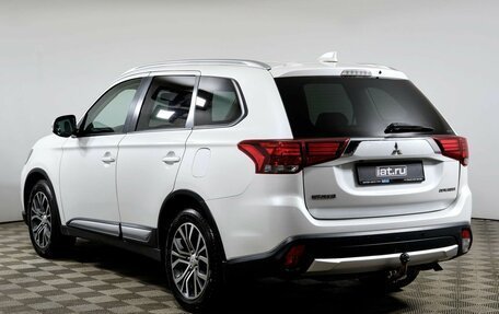 Mitsubishi Outlander III рестайлинг 3, 2017 год, 1 728 000 рублей, 7 фотография