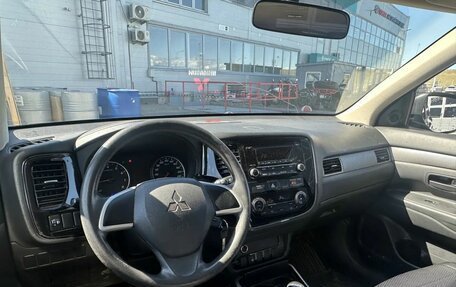 Mitsubishi Outlander III рестайлинг 3, 2017 год, 1 425 000 рублей, 3 фотография