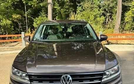 Volkswagen Tiguan II, 2018 год, 2 200 000 рублей, 1 фотография