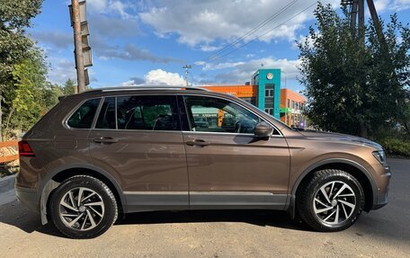Volkswagen Tiguan II, 2018 год, 2 200 000 рублей, 7 фотография