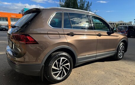 Volkswagen Tiguan II, 2018 год, 2 200 000 рублей, 4 фотография