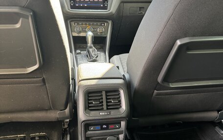 Volkswagen Tiguan II, 2018 год, 2 200 000 рублей, 12 фотография