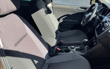 Volkswagen Tiguan II, 2018 год, 2 200 000 рублей, 13 фотография