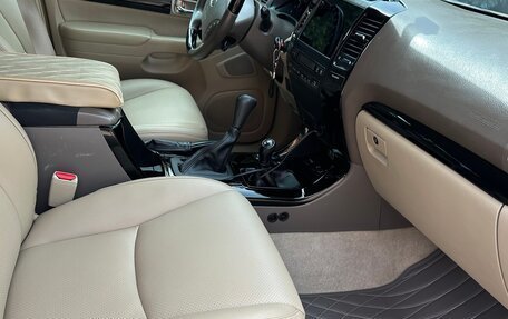 Toyota Land Cruiser Prado 120 рестайлинг, 2006 год, 2 650 000 рублей, 7 фотография