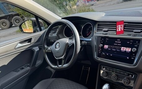 Volkswagen Tiguan II, 2018 год, 2 200 000 рублей, 10 фотография