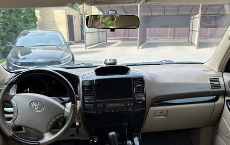Toyota Land Cruiser Prado 120 рестайлинг, 2006 год, 2 650 000 рублей, 12 фотография