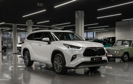 Toyota Highlander, 2025 год, 5 500 000 рублей, 2 фотография