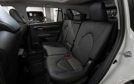Toyota Highlander, 2025 год, 5 500 000 рублей, 14 фотография
