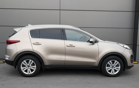 KIA Sportage IV рестайлинг, 2018 год, 1 898 000 рублей, 4 фотография