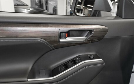Toyota Highlander, 2025 год, 5 500 000 рублей, 23 фотография