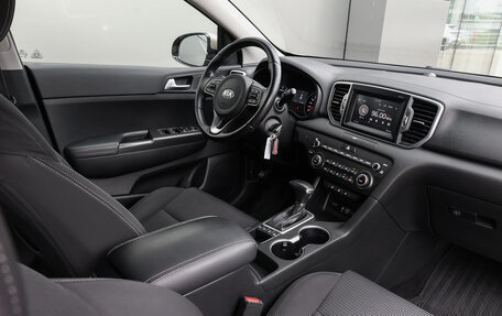 KIA Sportage IV рестайлинг, 2018 год, 1 898 000 рублей, 10 фотография
