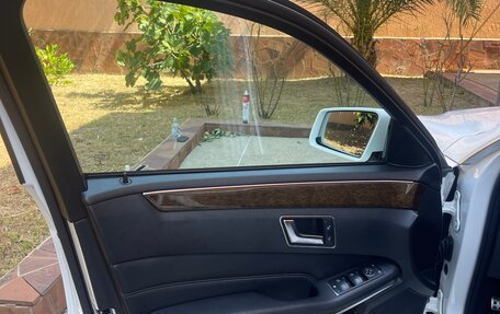 Mercedes-Benz E-Класс, 2015 год, 2 300 000 рублей, 17 фотография