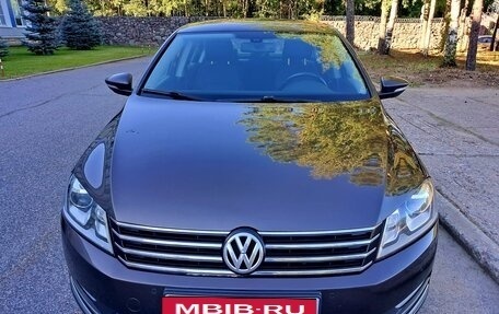 Volkswagen Passat B7, 2013 год, 945 000 рублей, 1 фотография