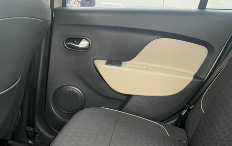 Renault Logan II, 2017 год, 895 000 рублей, 17 фотография