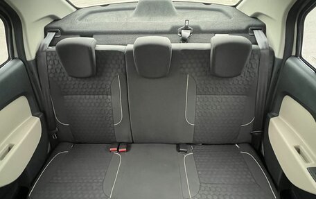 Renault Logan II, 2017 год, 895 000 рублей, 18 фотография