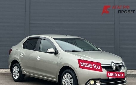 Renault Logan II, 2017 год, 895 000 рублей, 3 фотография