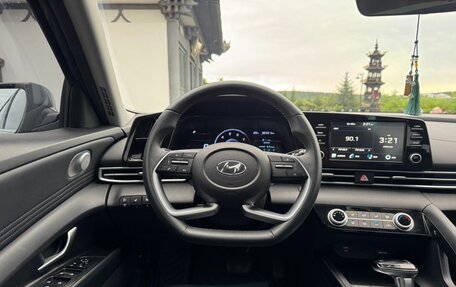 Hyundai Elantra, 2023 год, 1 500 000 рублей, 14 фотография