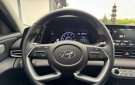 Hyundai Elantra, 2023 год, 1 500 000 рублей, 15 фотография