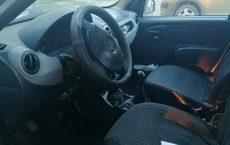 Renault Sandero I, 2014 год, 395 000 рублей, 3 фотография