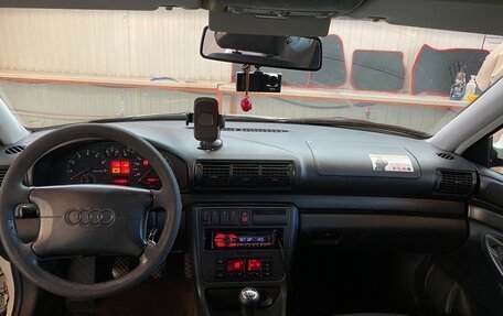 Audi A4, 1997 год, 400 000 рублей, 4 фотография