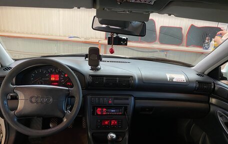 Audi A4, 1997 год, 400 000 рублей, 6 фотография