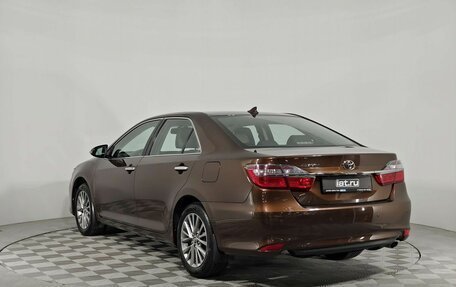Toyota Camry, 2017 год, 2 069 000 рублей, 3 фотография