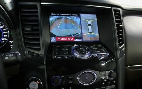 Infiniti QX70, 2016 год, 2 600 000 рублей, 20 фотография