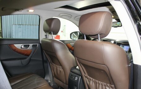 Infiniti QX70, 2016 год, 2 600 000 рублей, 26 фотография