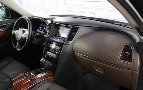 Infiniti QX70, 2016 год, 2 600 000 рублей, 31 фотография